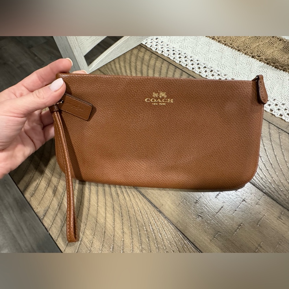 Coach Womens Brown Crossgrain Leather Wristlet
